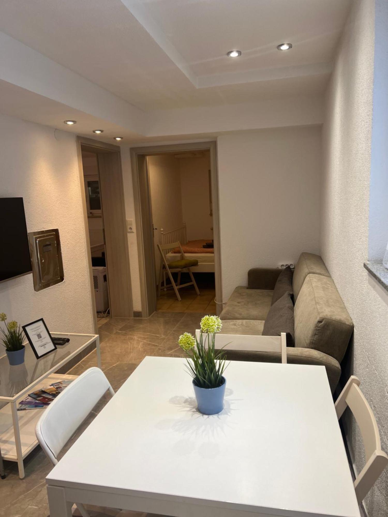 Moderne Einliegerwohnung Amara - Friedrichshafen Am Bodensee Bagian luar foto